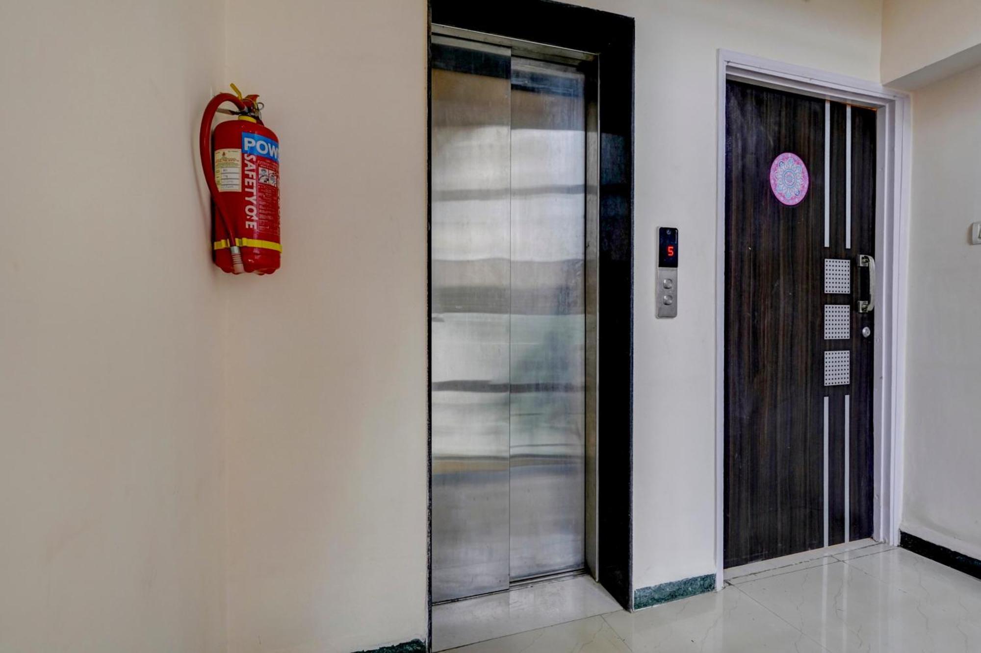 Rio Corporate House Hotel Mumbai Exterior foto